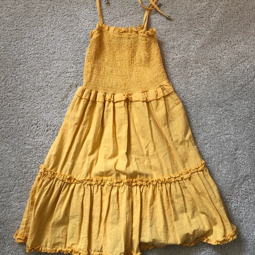 NWOT PRETTY RUFFLED YELLOW SUNDRESS